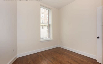 491 Commonwealth Ave, Unit 4 in Boston, MA - Building Photo - Building Photo