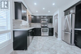 39 Seneca Ave in Oshawa, ON - Building Photo - Building Photo