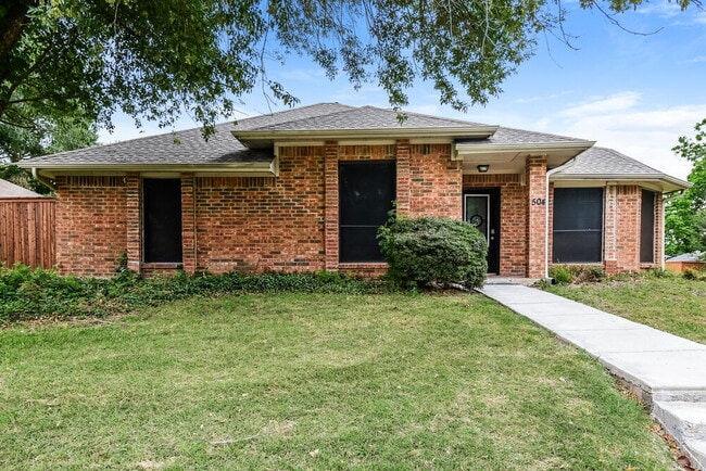 property at 504 N Winding Oaks Dr