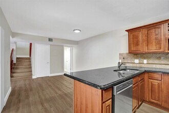 4872 NW 95th Ave in Sunrise, FL - Building Photo - Building Photo