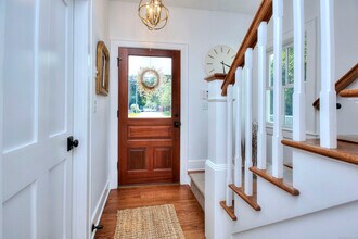 28 Clinton Ave in Westport, CT - Building Photo - Building Photo