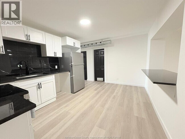 property at 1370 Wyandotte St E