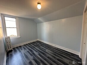 39 Guilden St in New Brunswick, NJ - Building Photo - Building Photo