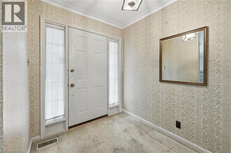 1087 Linbrook Rd in Oakville, ON - Building Photo - Building Photo