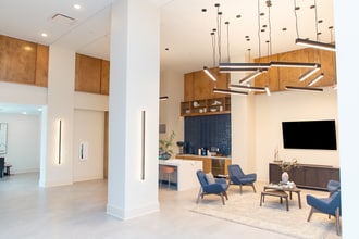 Point at Mid City in Baton Rouge, LA - Building Photo - Building Photo
