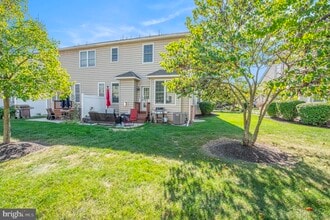 911 Caralea Dr in Norristown, PA - Building Photo - Building Photo