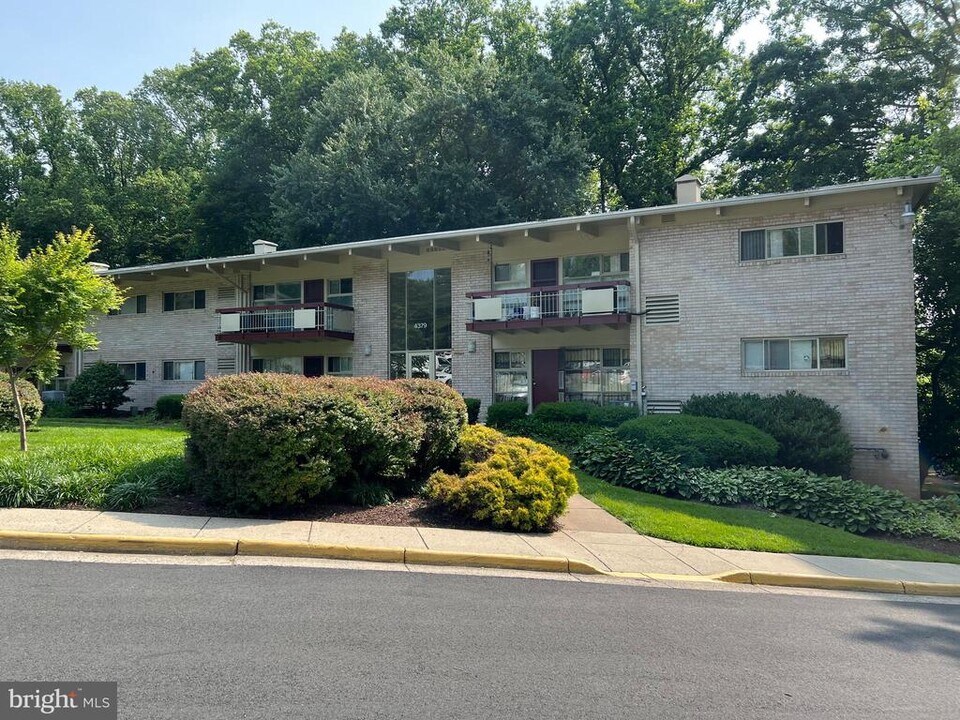 4379 Americana Dr in Annandale, VA - Building Photo