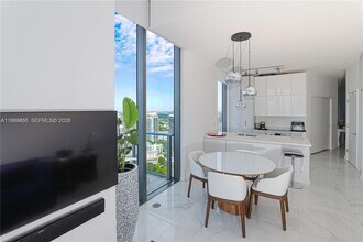 501 NE 31st St, Unit 4008 in Miami, FL - Building Photo - Building Photo