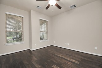 1539 Giles Dr in Richmond, TX - Building Photo - Building Photo
