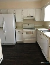 8 Parker St in Danbury, CT - Building Photo - Building Photo