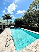 121 Lambton Ln in Naples, FL - Foto de edificio - Building Photo