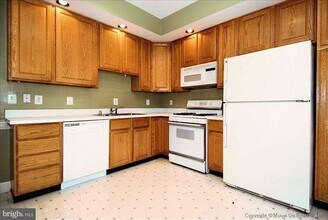 6707 Royal Thomas Way in Alexandria, VA - Building Photo - Building Photo