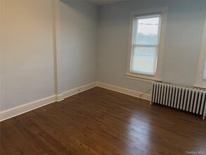 34 S Main St in Pearl River, NY - Building Photo - Building Photo