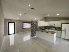 14347 SW 176th Terr in Miami, FL - Building Photo - Building Photo