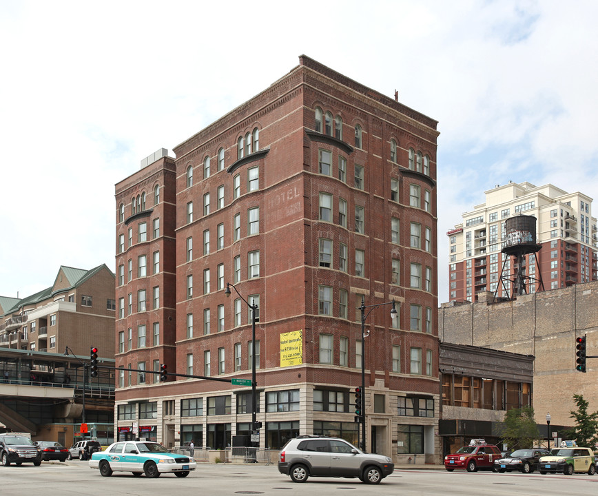 30 E. Roosevelt Rd in Chicago, IL - Foto de edificio