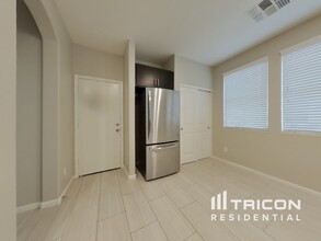 12571 W Hummingbird Terrace in Peoria, AZ - Building Photo - Building Photo
