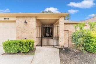6603 Pauma Dr in Houston, TX - Building Photo - Building Photo