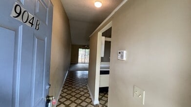 904 Brett Dr in Hinesville, GA - Building Photo - Building Photo