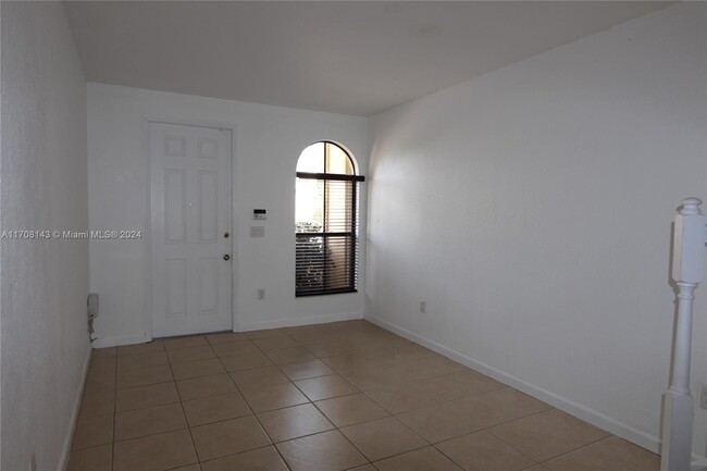 3148 NW 103rd Path in Doral, FL - Building Photo - Building Photo