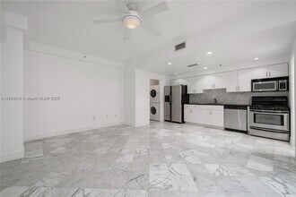 836 Pennsylvania Ave in Miami Beach, FL - Foto de edificio - Building Photo