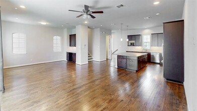 1913 Hickory St in Houston, TX - Building Photo - Building Photo