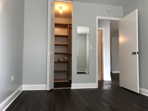 607 W Wrightwood Ave, Unit 213 in Chicago, IL - Building Photo - Building Photo