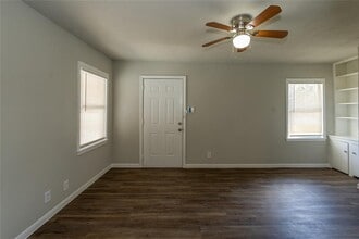 4645 Buffalo Ave in Beaumont, TX - Foto de edificio - Building Photo