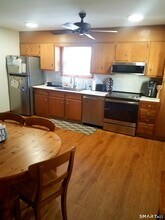 72 Maple Tree Ave in Stamford, CT - Building Photo - Building Photo