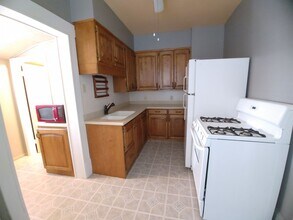 918 N Oak St in Bloomington, IL - Building Photo - Building Photo