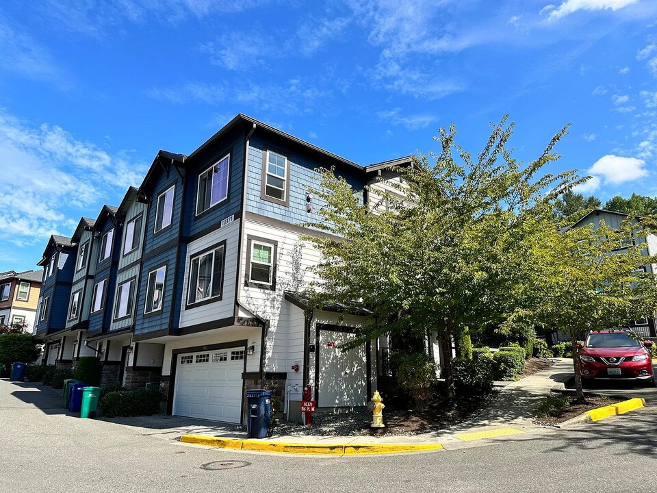 10371 156th Pl NE in Redmond, WA - Building Photo