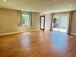 709 Marguerite Ave-Unit -709 Marguerite Avenue - Unit A in Newport Beach, CA - Building Photo - Building Photo