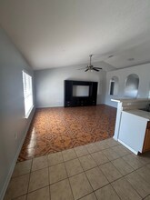 6031 Sunset Vista Dr in Lakeland, FL - Building Photo - Building Photo