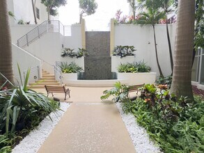 1830 Radius Dr, Unit 1301 in Hollywood, FL - Foto de edificio - Building Photo
