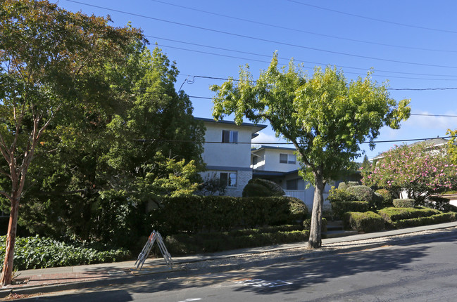 130 Towne Ter in Los Gatos, CA - Building Photo - Building Photo