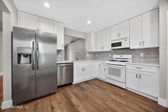 11048 Stutz Ct in Jacksonville, FL - Building Photo - Building Photo