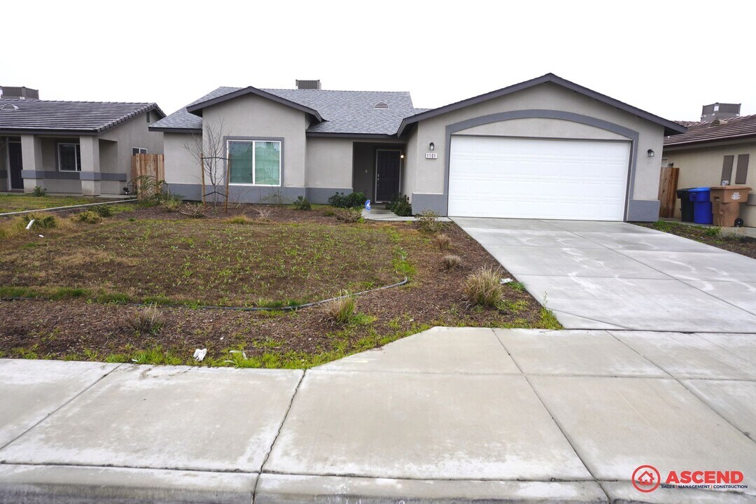 1101 Guadalupe Ave in Bakersfield, CA - Building Photo