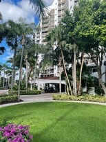3610 Yacht Club Dr in Aventura, FL - Building Photo