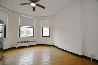 Oakland/Bates in Pittsburgh, PA - Building Photo - Building Photo