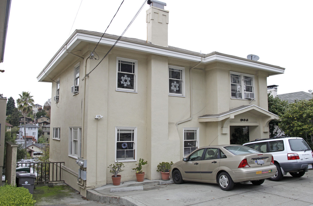 841 Walker Ave in Oakland, CA - Foto de edificio