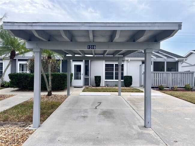 1316 Sandtrap Dr N in Ft. Myers, FL - Building Photo - Building Photo
