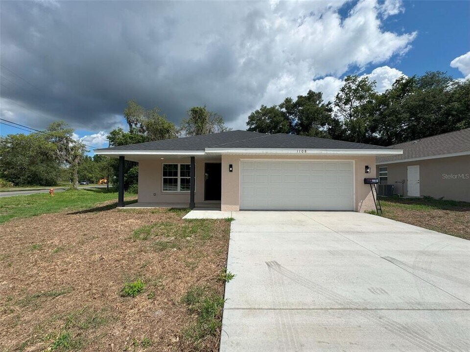 1108 Eden Dr in Inverness, FL - Building Photo
