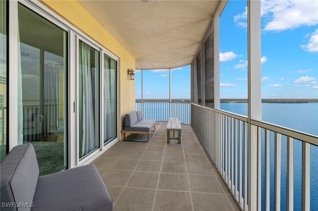 2745 First St, Unit 2306 in Ft. Myers, FL - Building Photo - Building Photo