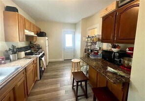 123 Winthrop St, Unit 1 in Medford, MA - Building Photo