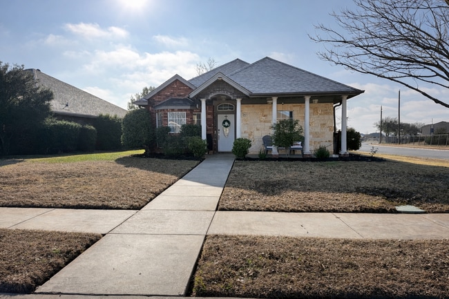 property at 5400 Flo Dr