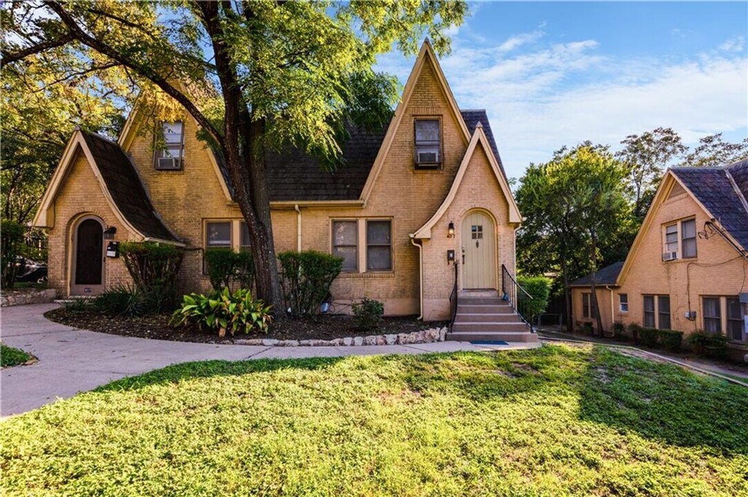 407 E 32nd St in Austin, TX - Building Photo
