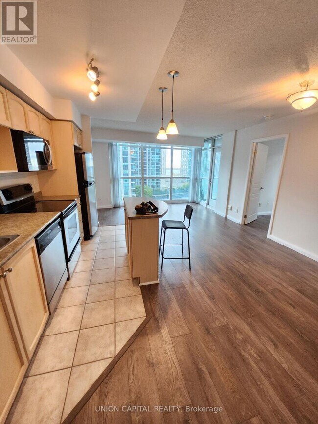 18 Yonge St in Toronto, ON - Building Photo - Building Photo