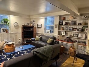 811 S 5th Ave in Ann Arbor, MI - Building Photo - Building Photo