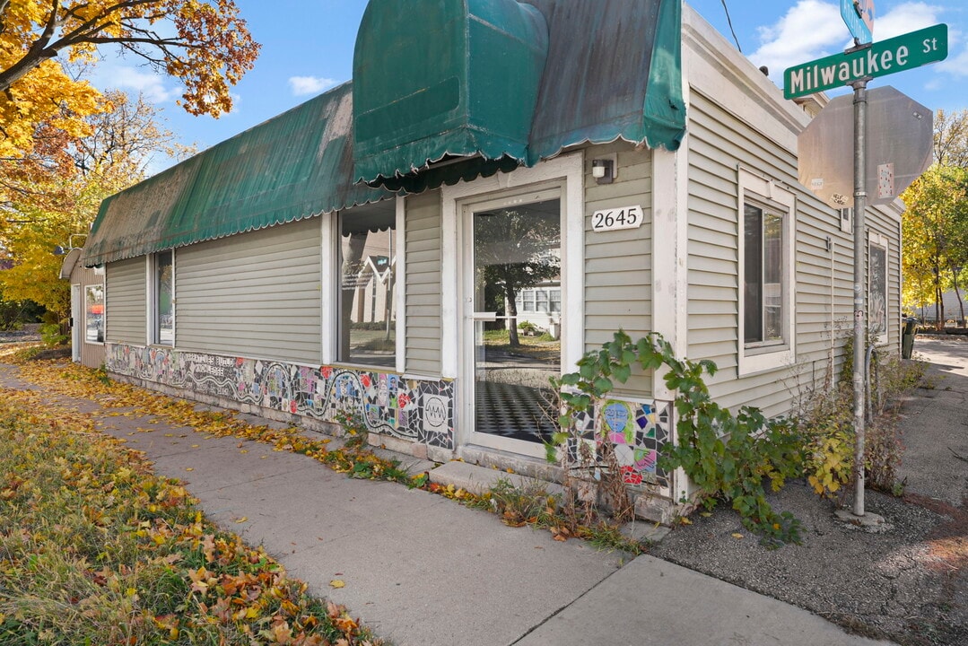 2645 Milwaukee St in Madison, WA - Foto de edificio