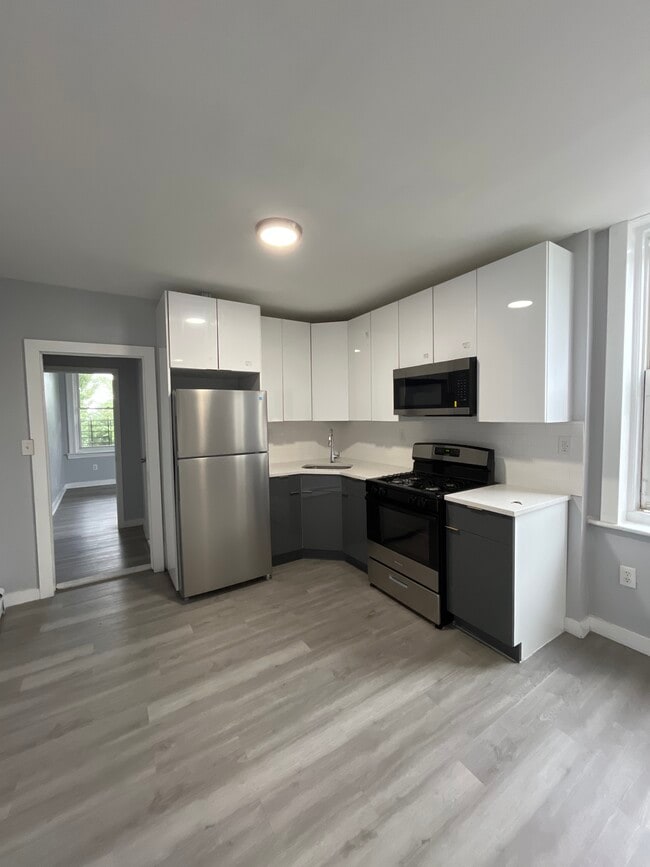682 Broadway, Unit 3R