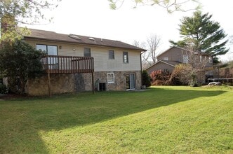 505 Woodbine Dr in Blacksburg, VA - Foto de edificio - Building Photo